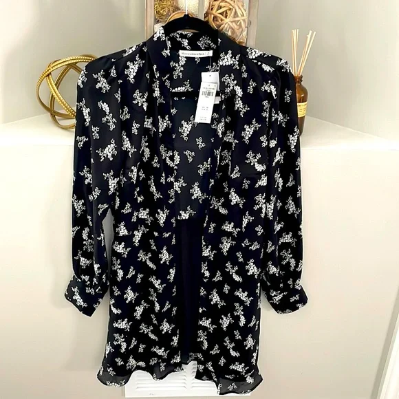 Abercrombie & Fitch Dress - Picture 2 of 9